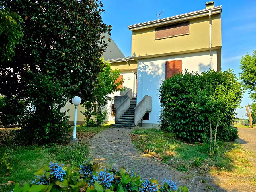 Immagine 53 di Porzione di casa in vendita  in Via Provinciale 23 a Sissa Trecasali