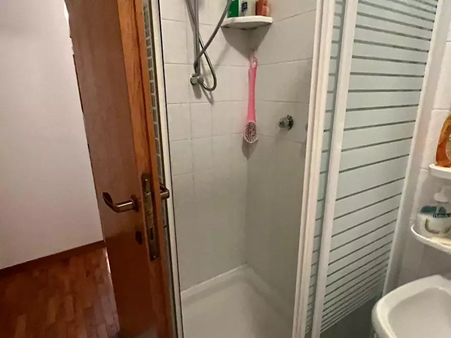 Immagine 11 di Appartamento in vendita  a Senigallia