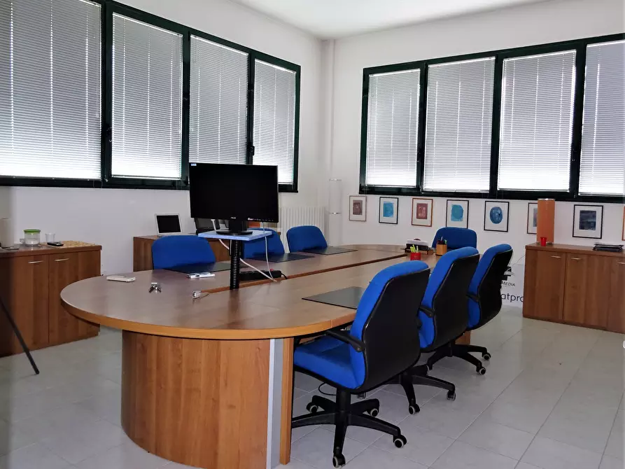 Immagine 1 di Ufficio in vendita  a Senigallia