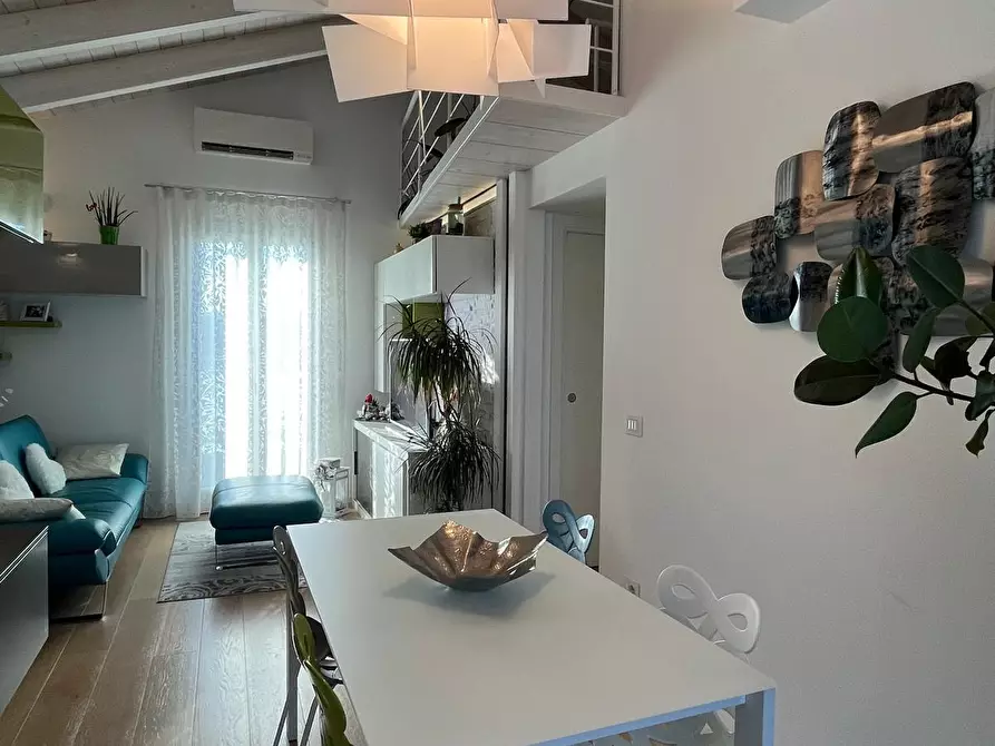 Immagine 23 di Attico in vendita  a Senigallia