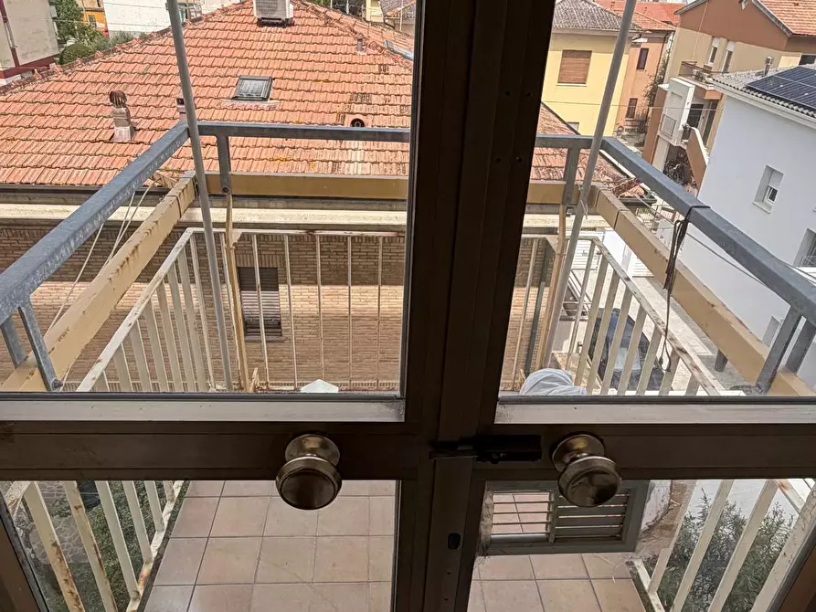 Immagine 13 di Appartamento in vendita  a Senigallia