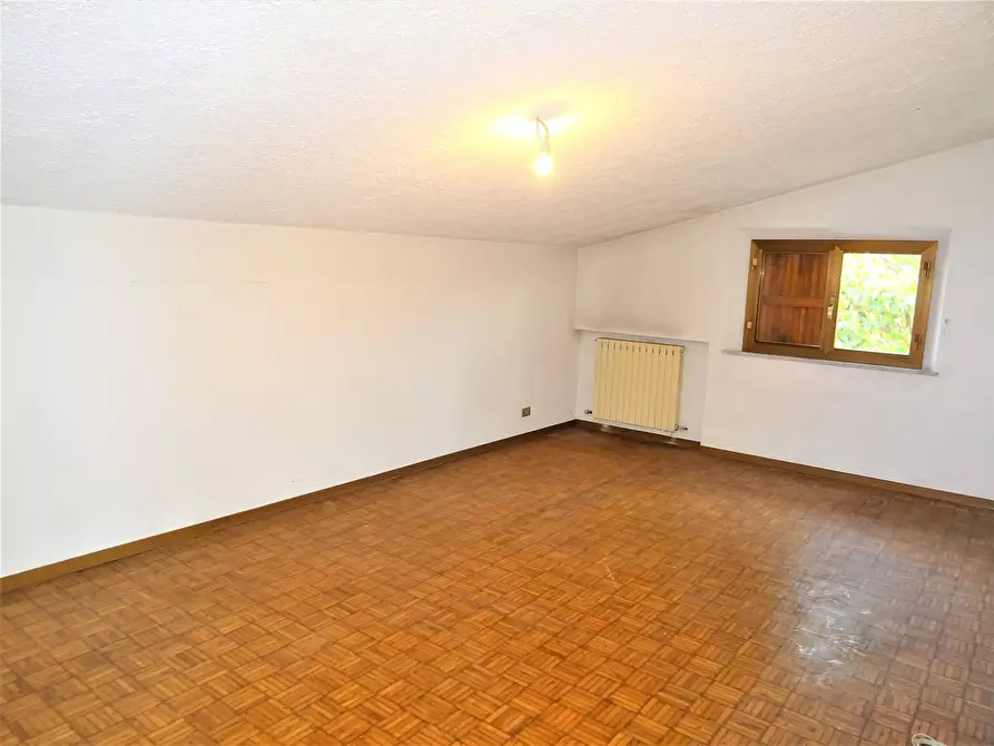 Immagine 25 di Villa in vendita  a Montemarciano