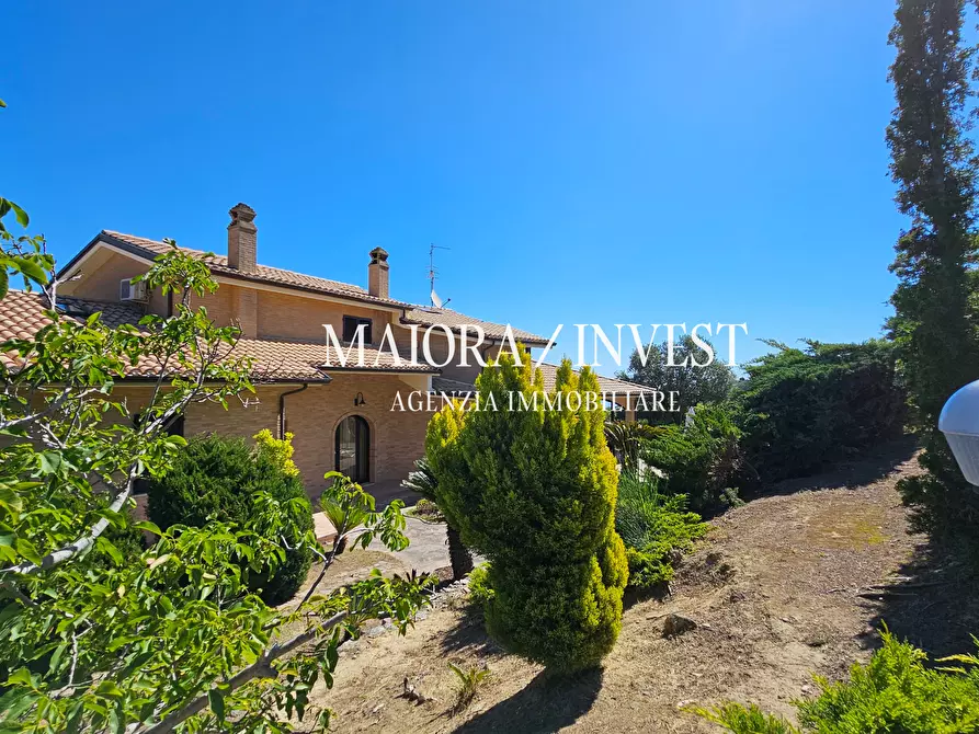Immagine 42 di Villa in vendita  a Acquaviva Picena