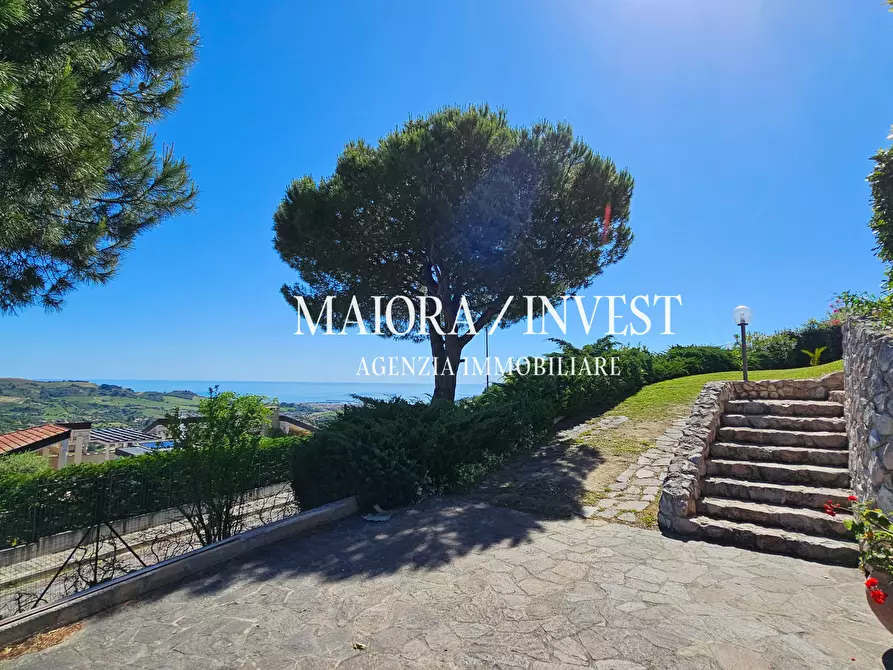 Immagine 49 di Villa in vendita  a Acquaviva Picena