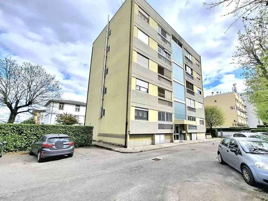 Immagine 18 di Trilocale in vendita  in Via della Costituzione 18A a Rovigo