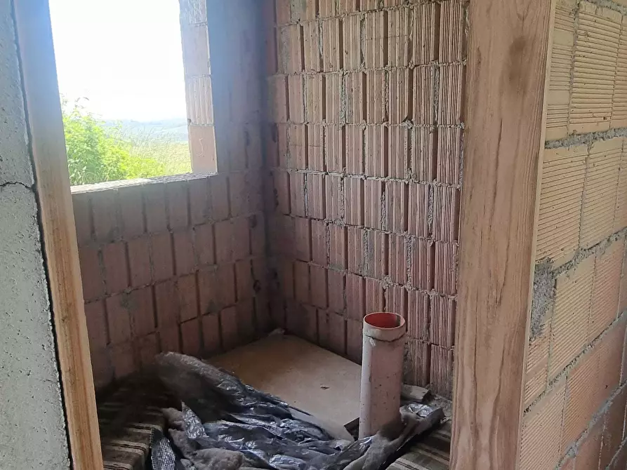 Immagine 31 di Terreno agricolo in vendita  a Farindola