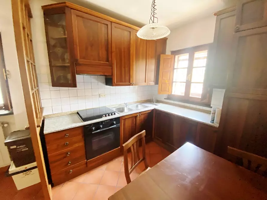 Immagine 3 di Casa trifamiliare in affitto  in Via della Resistenza 71 a Castelnuovo Magra