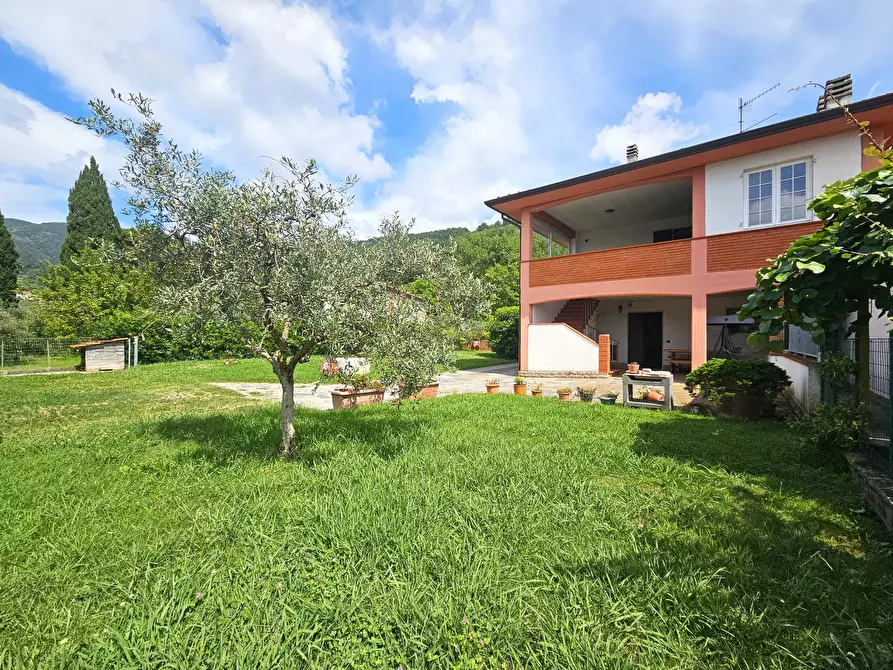 Immagine 1 di Porzione di casa in vendita  in Via Fravizzola 8 a Castelnuovo Magra