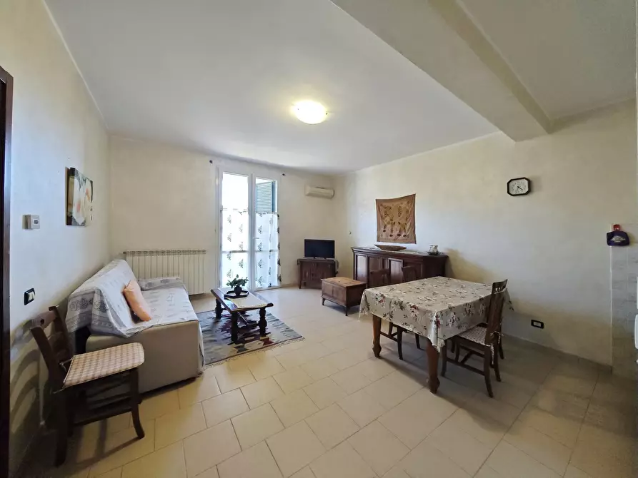 Immagine 5 di Trilocale in vendita  in Via Guerrieri 1 a Licciana Nardi