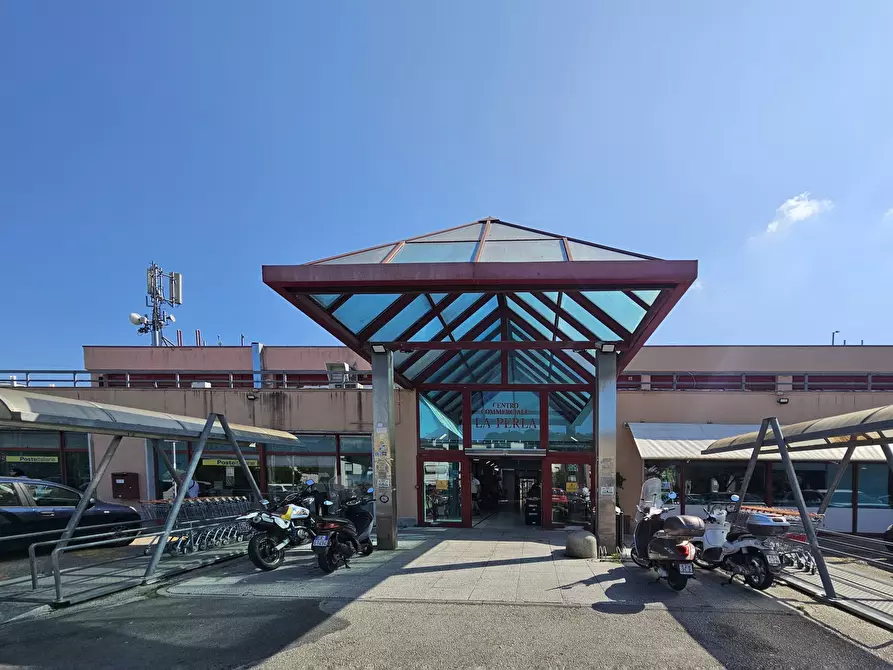 Immagine 17 di Bar / Ristorante in vendita  in Via Eugenio Montale 35 a Carrara