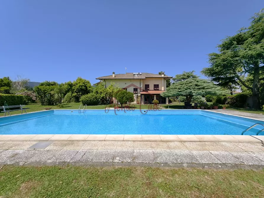 Immagine 1 di Villa in vendita  in Via Forano 9 a Ameglia