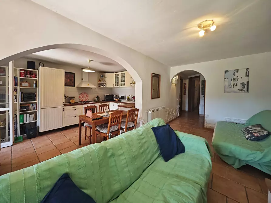 Immagine 8 di Porzione di casa in vendita  in Via Pretura 10 a Ameglia