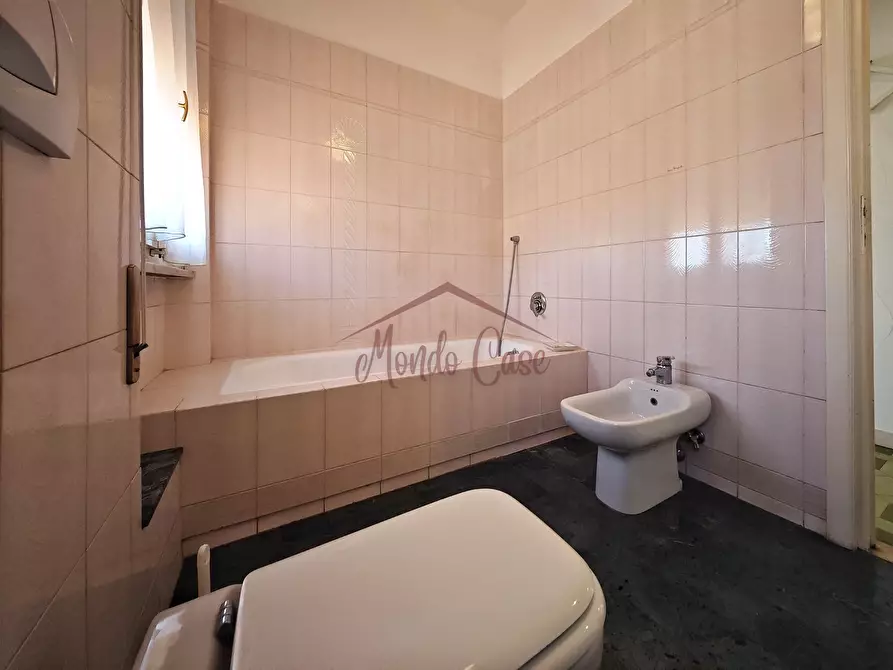 Immagine 53 di Attico in vendita  in Viale Eugenio Chiesa 21 a Massa