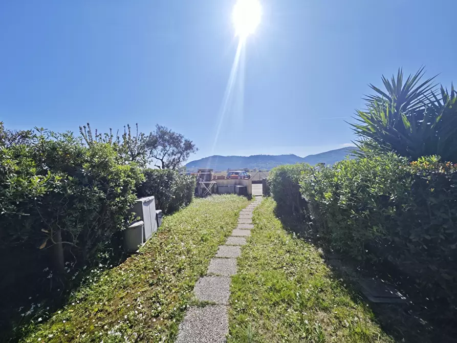 Immagine 7 di Porzione di casa in vendita  in Via Pretura 10 a Ameglia