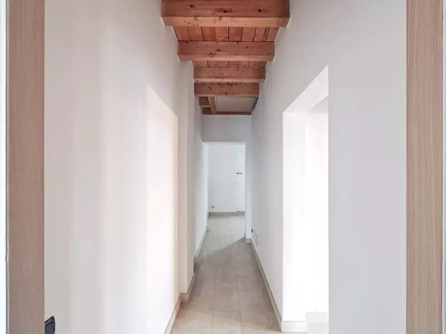 Immagine 39 di Quadrilocale in vendita  in Via Cisa 95 a Sarzana