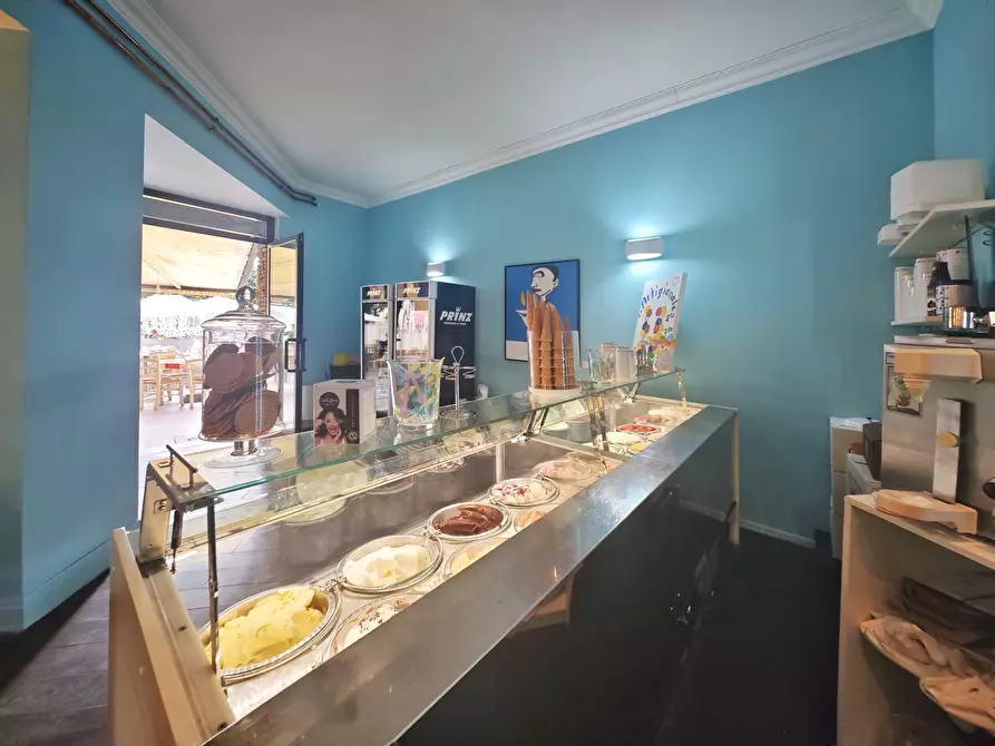 Immagine 54 di Locale commerciale in vendita  in Località Fiascherino 7 a Lerici