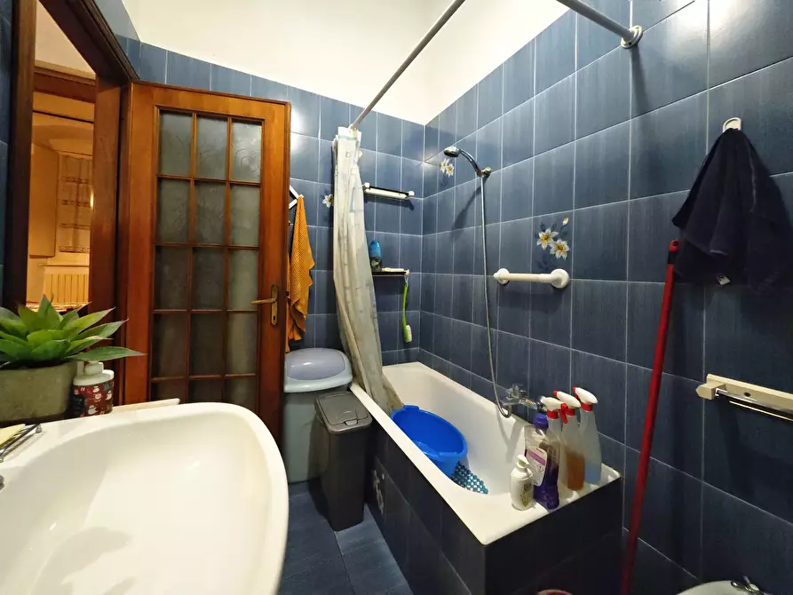 Immagine 54 di Quadrilocale in vendita  in Via Cigala a Sarzana