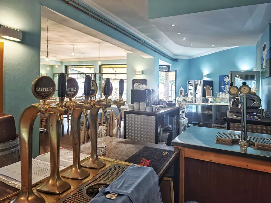 Immagine 56 di Locale commerciale in vendita  in Località Fiascherino 7 a Lerici