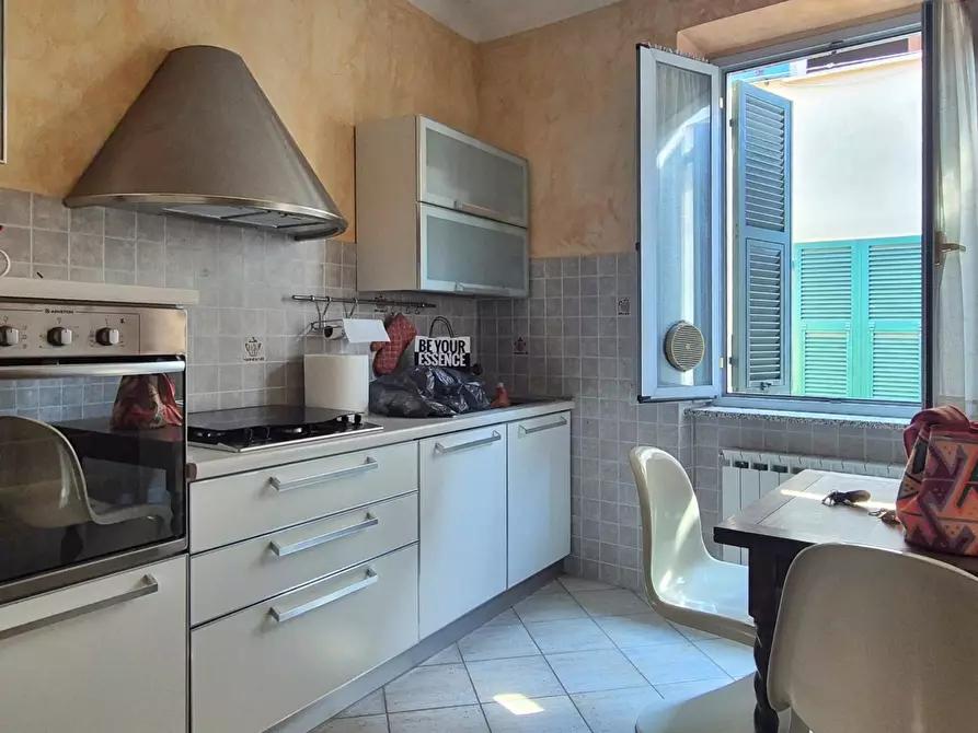 Immagine 2 di Trilocale in vendita  in Via Roma 64 a Santo Stefano Di Magra