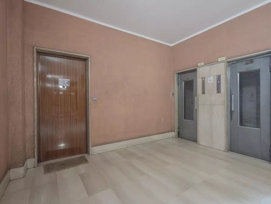 Immagine 10 di Ufficio in vendita  in corso monte cucco 135 a Torino