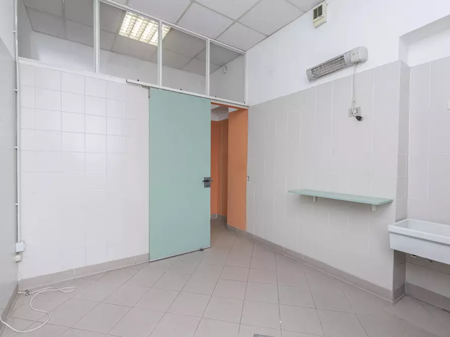 Immagine 17 di Ufficio in vendita  in Strada di Settimo 81 a Torino