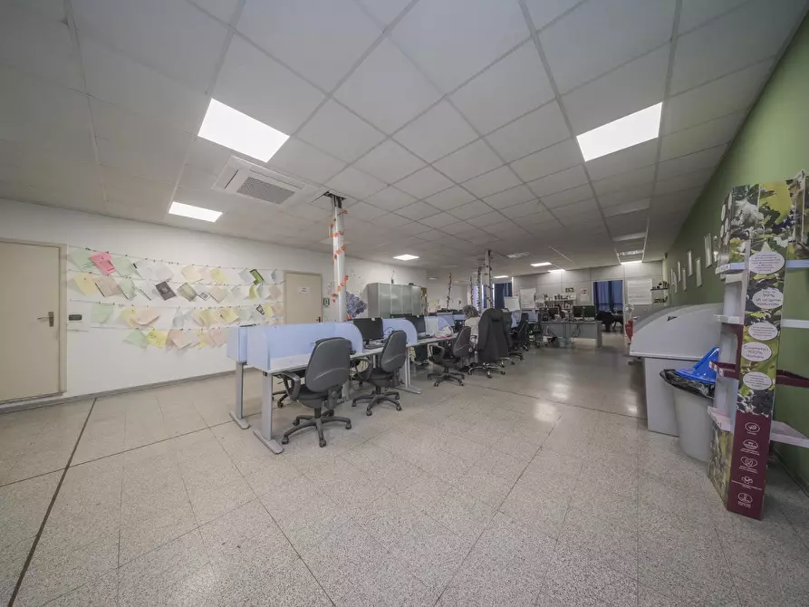 Immagine 10 di Ufficio in affitto  in Corso Svizzera 185 a Torino