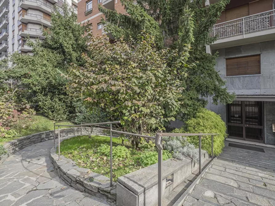 Immagine 3 di Ufficio in vendita  in corso monte cucco 135 a Torino