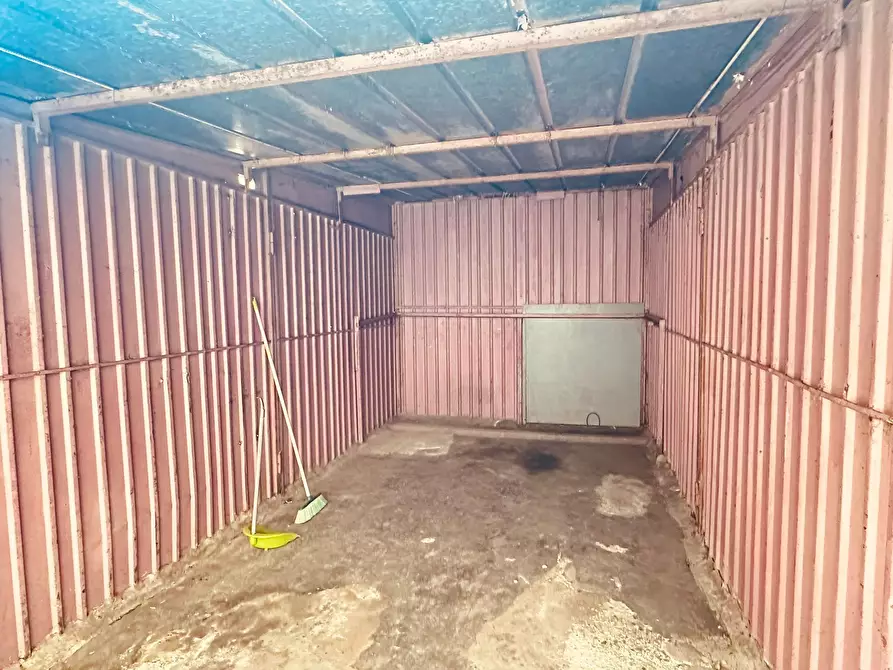 Immagine 6 di Garage in vendita  in Via Beinasco 4 a Torino