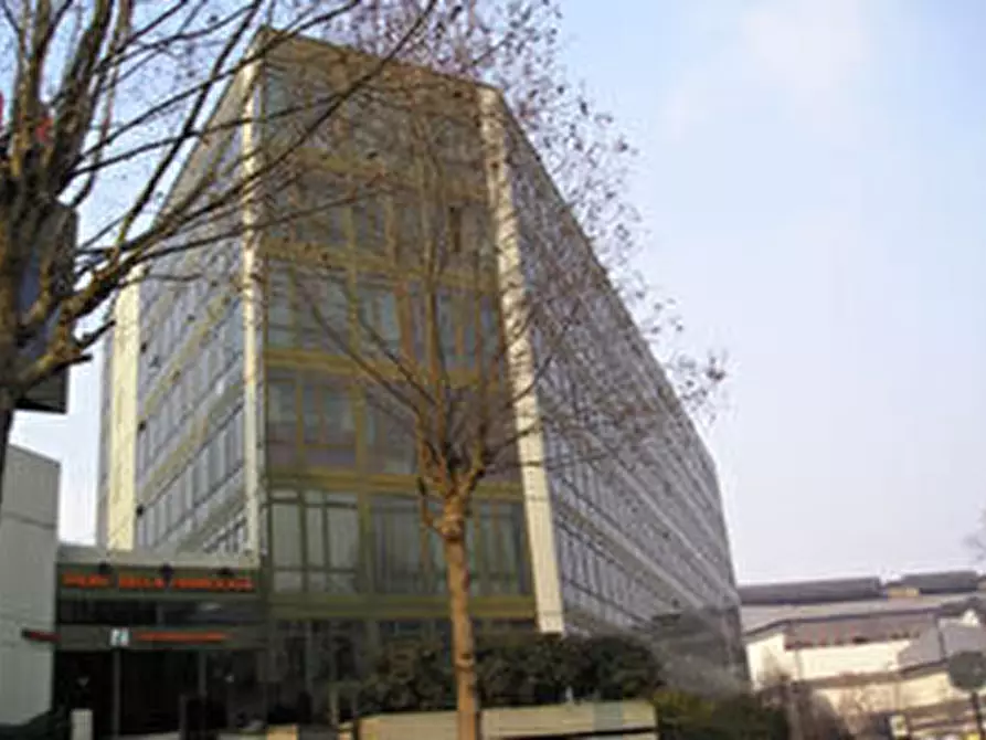 Immagine 7 di Ufficio in affitto  in Corso Svizzera 185 a Torino