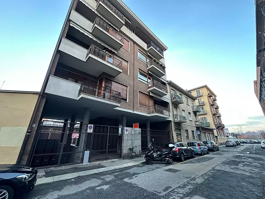 Immagine 13 di Garage in vendita  in Via Pesaro 45 a Torino