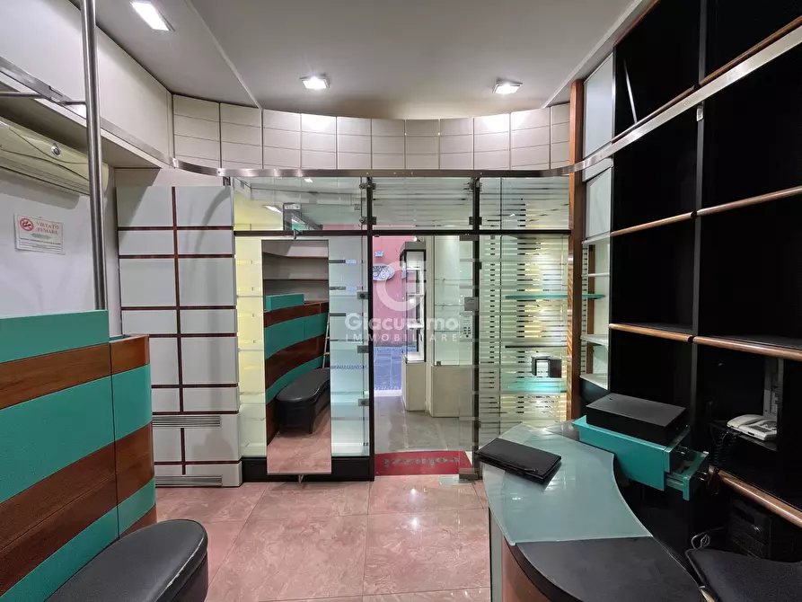 Immagine 20 di Locale commerciale in affitto  in Via Pretoria 80 a Potenza