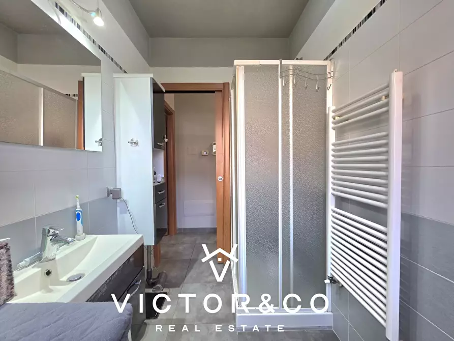 Immagine 11 di Bilocale in vendita  in Via Valsesia 16 a Novara