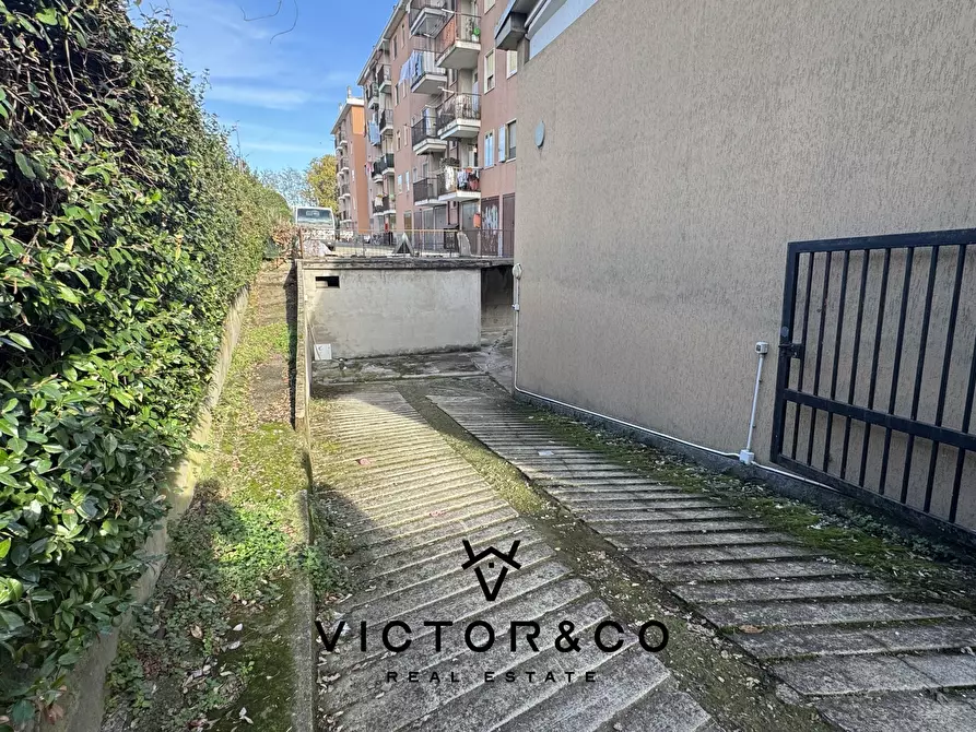 Immagine 8 di Garage in vendita  in Via Sforzesca sn a Novara