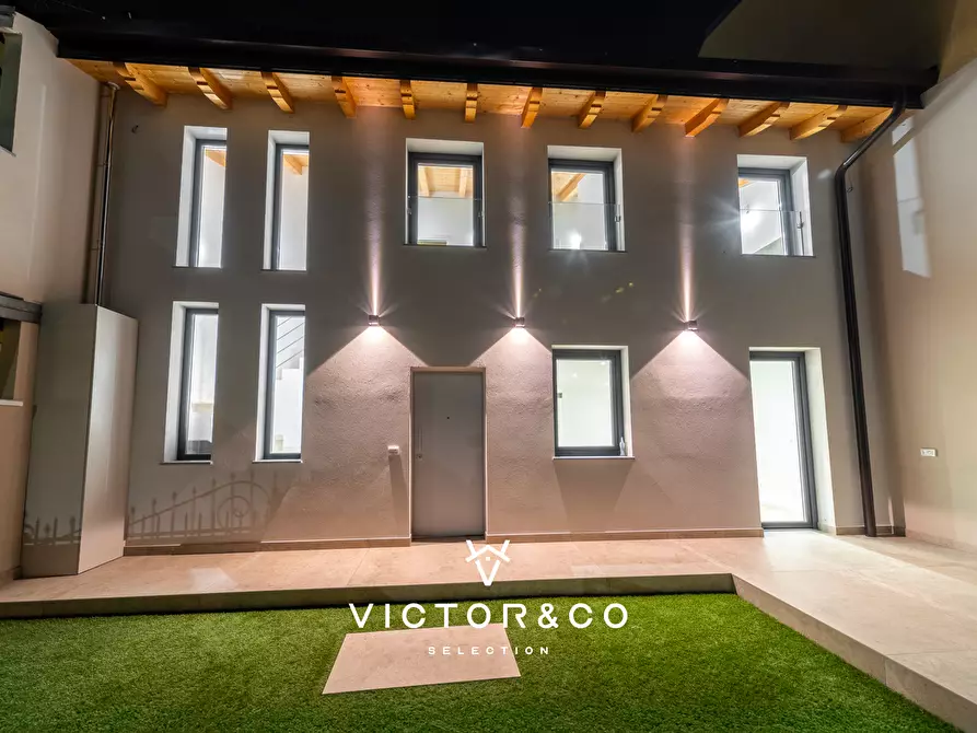 Immagine 32 di Villa in vendita  in Vicolo G. Brustio 1 a Galliate