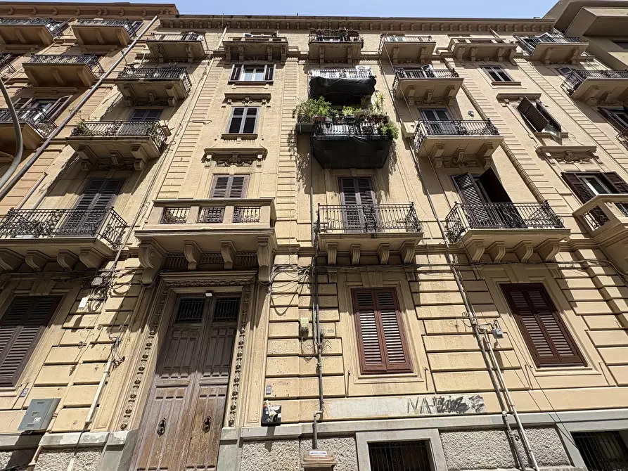 Immagine 2 di Appartamento in vendita  in Via Houel a Palermo