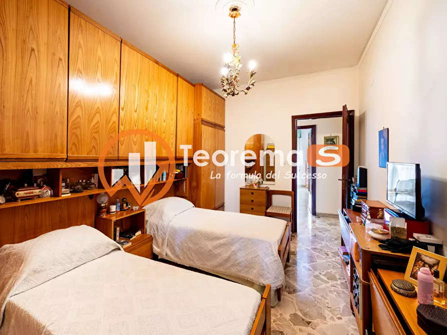 Immagine 13 di Appartamento in vendita  in Via Serradifalco a Palermo