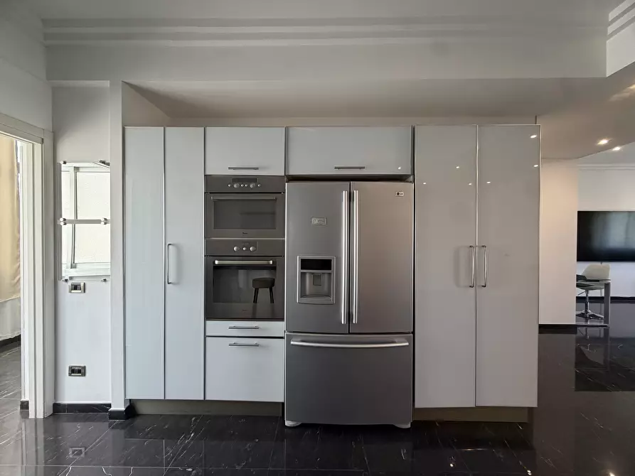 Immagine 11 di Pentalocale in vendita  in Via Uditore a Palermo