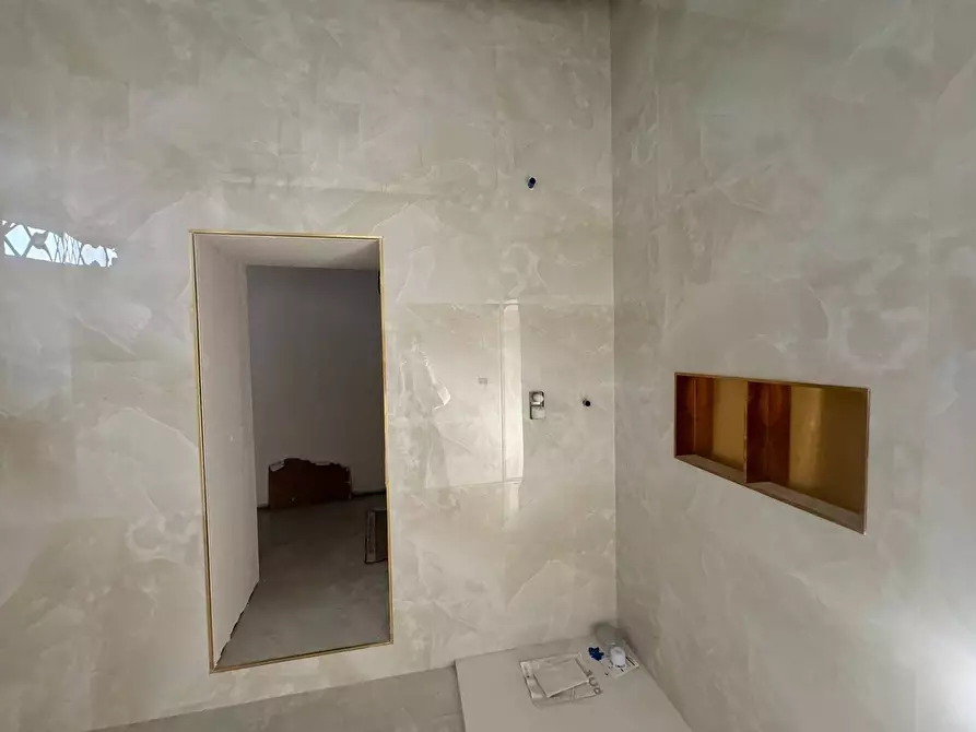 Immagine 19 di Appartamento in vendita  in Via Albergheria a Palermo