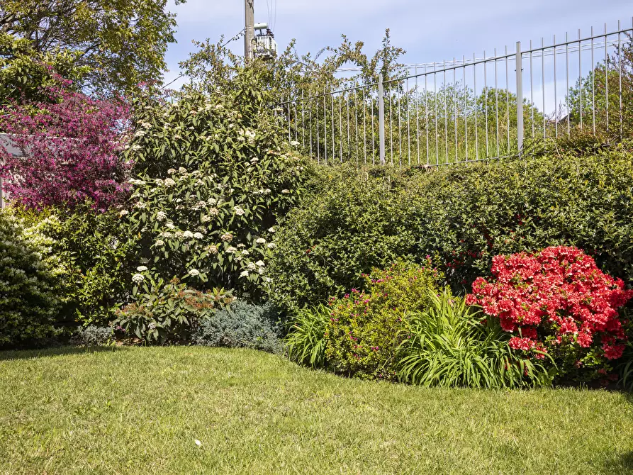 Immagine 38 di Villa in vendita  in Via Colombèe 11 a Colico