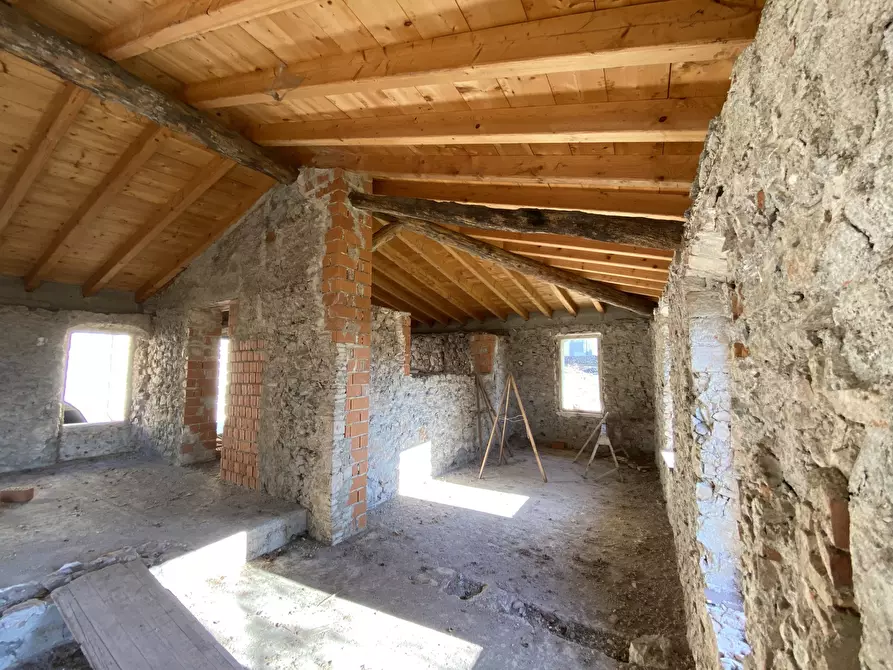 Immagine 33 di Rustico / casale in vendita  in Via Montini a Preseglie