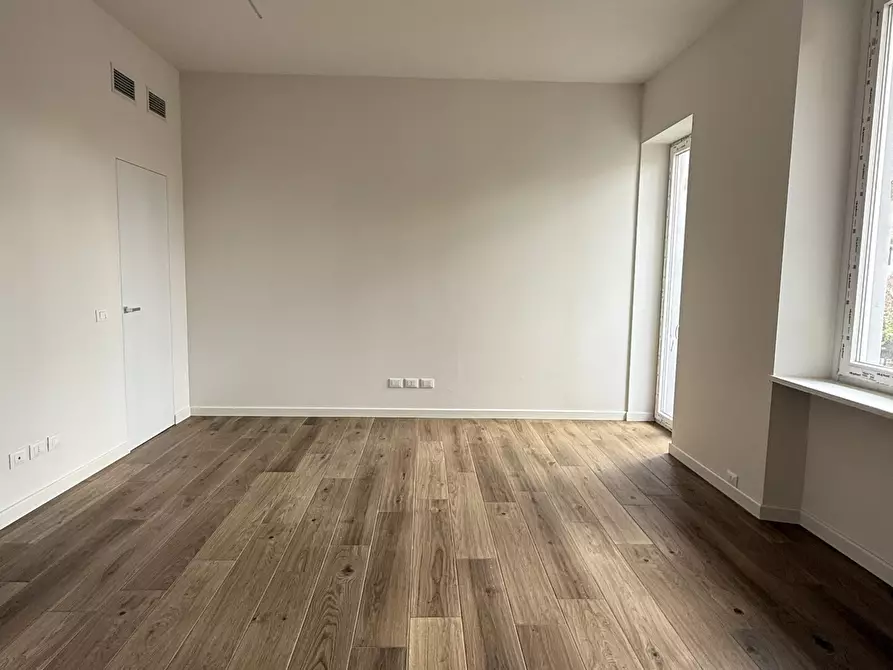 Immagine 8 di Bilocale in vendita  in Via Giuseppe Sirtori 1 a Carate Brianza