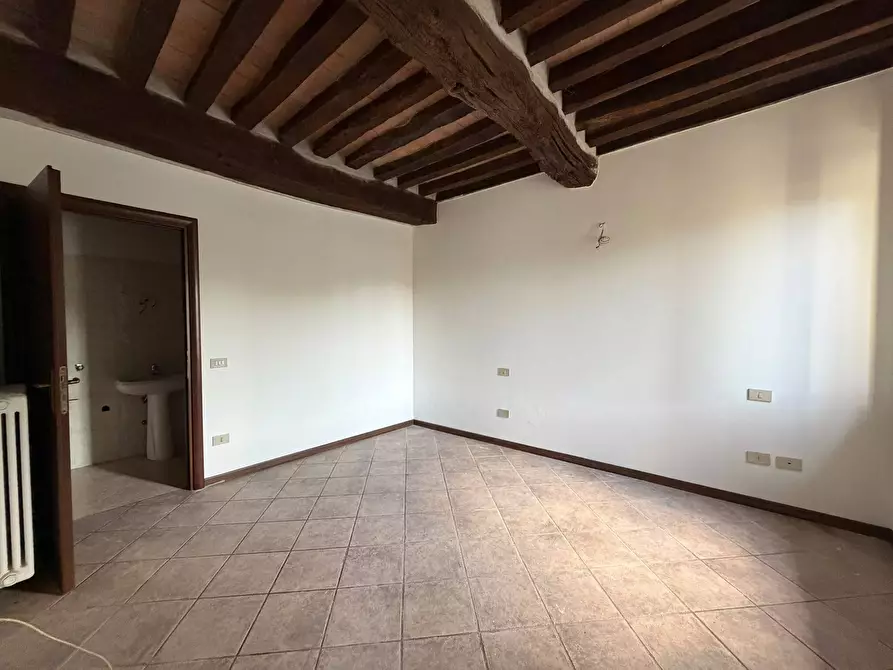 Immagine 10 di Appartamento in vendita  a Medesano