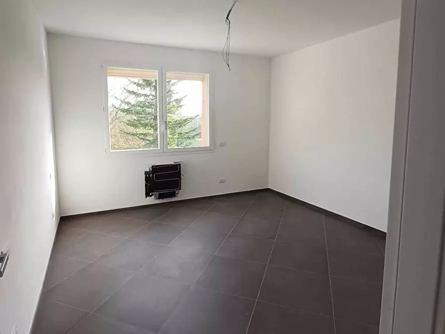 Immagine 42 di Bilocale in vendita  a Montechiarugolo