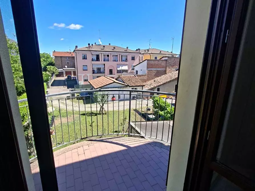 Immagine 15 di Monolocale in vendita  a Medesano