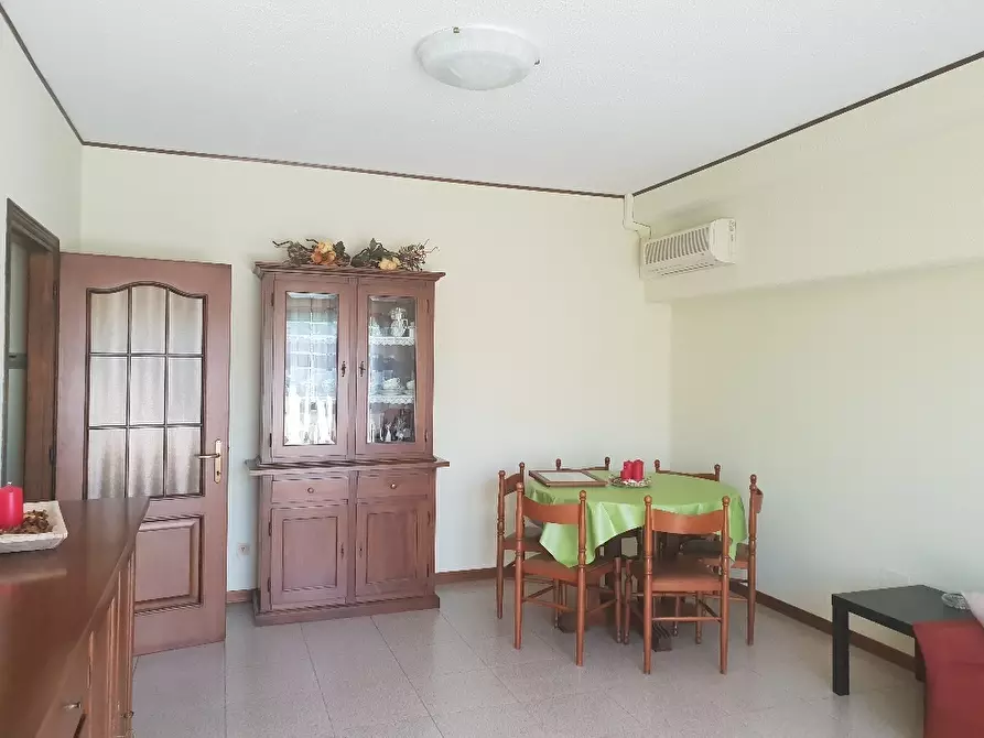 Immagine 2 di Quadrilocale in affitto  a Varano De' Melegari