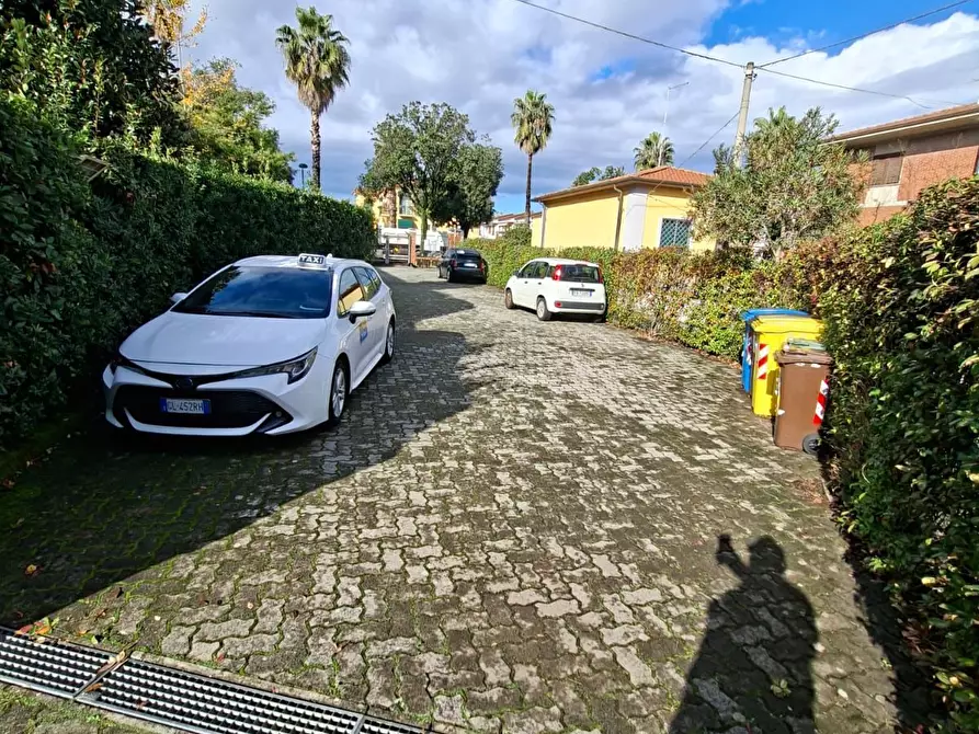 Immagine 2 di Quadrilocale in vendita  a Massa