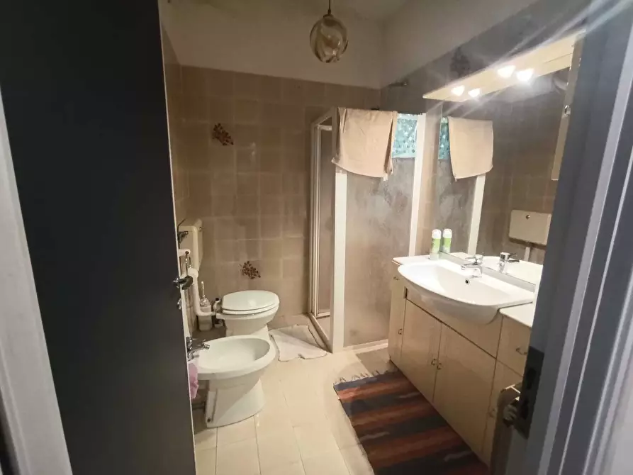Immagine 9 di Bilocale in affitto  a Massa