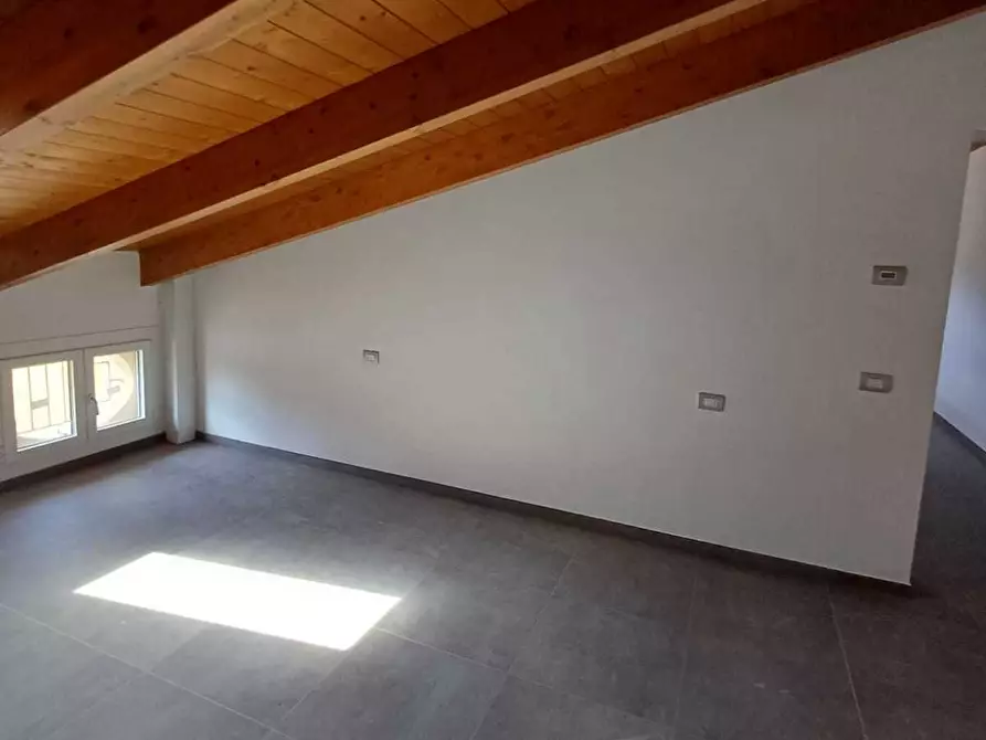 Immagine 28 di Quadrilocale in vendita  a Medesano