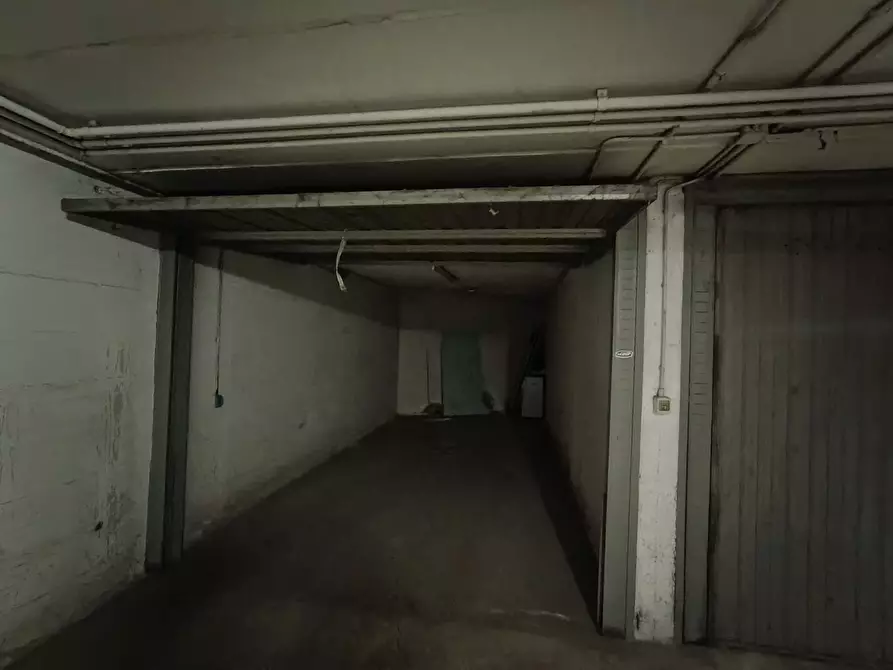 Immagine 19 di Locale commerciale in vendita  a Fornovo Di Taro