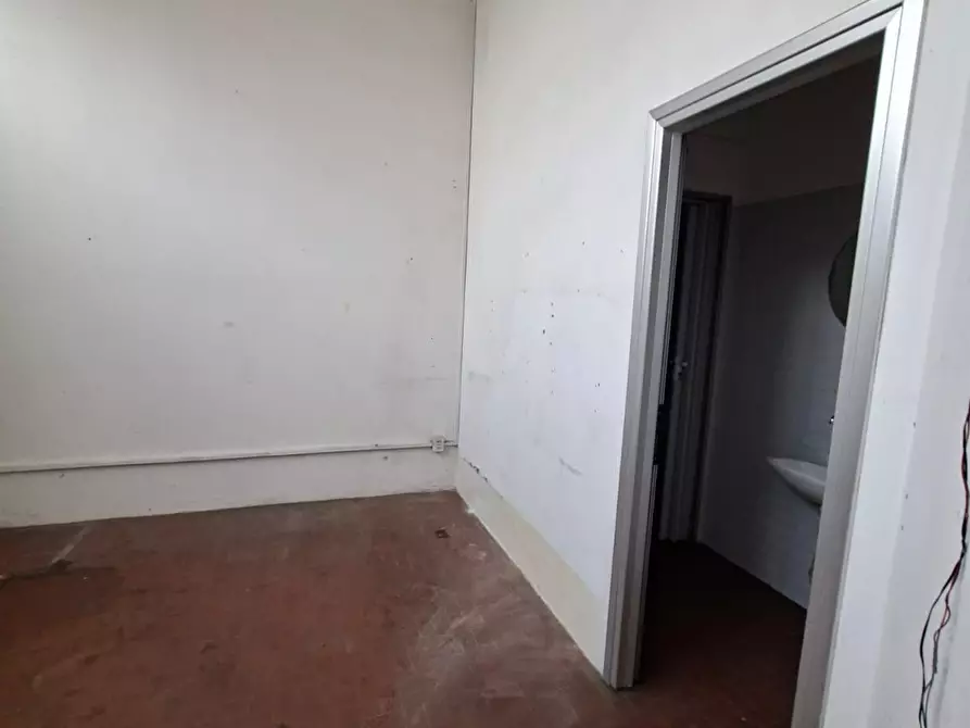 Immagine 11 di Capannone industriale in vendita  a Parma